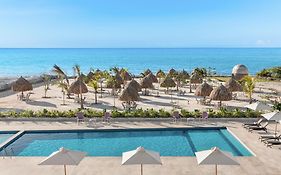Wyndham Residences Santa Marta Aluna Beach Club